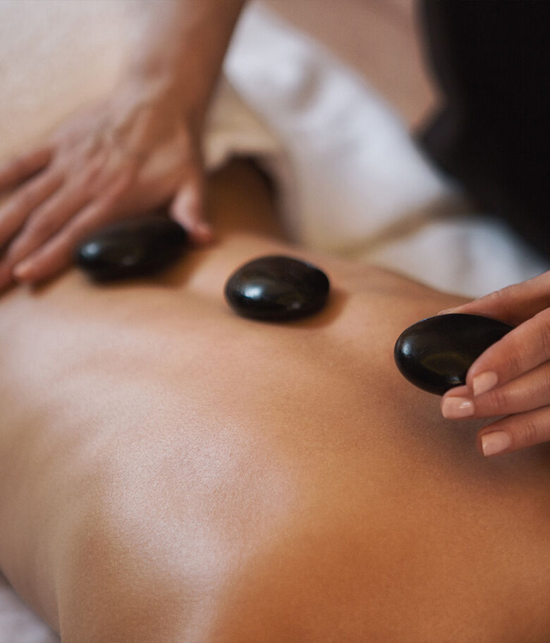 Angebot Kuschelzeit für Zwei mit Hot-Stonemassage im Wellnesshotel Bayern